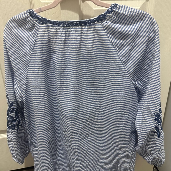 Talbots blue embroidered top size large - Picture 2 of 3